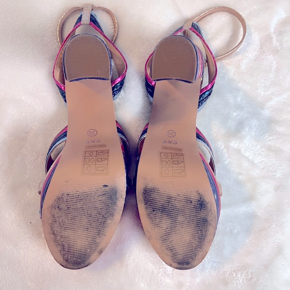 Colorful shiny heels - Picture 3 of 4